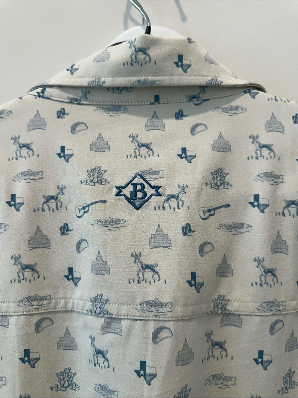 Men’s Burlebo Performance Button Up Lone Star State Texas Deer Guitar Taco XL - Picture 7 of 10
